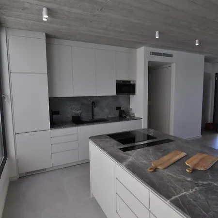 Leisure Gates 1 * 尼尔斯吉尼